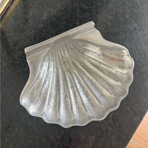 Pewter clamshell dish